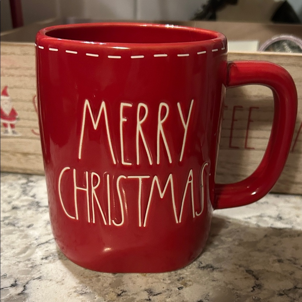🎄 Rae Dunn “Merry Christmas” Red Mug – EUC 🎄